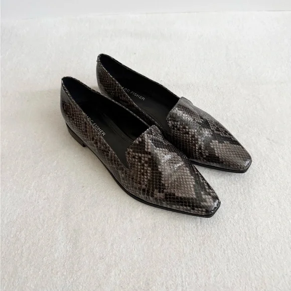 Marc Fisher Bravi 4 Gray Snakeskin Loafers Size 7.5 - Picture 1 of 7